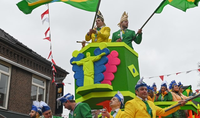 De optocht in Waskuupstad, met inbreng van buitenaf, zoals deze kleurrijke vanuit Stokkum. Foto: Achterhoek Foto/Henk den Brok