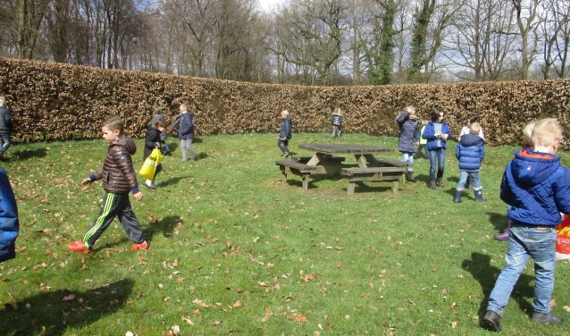 Eieren zoeken in de Doolhof in Ruurlo. Foto: PR