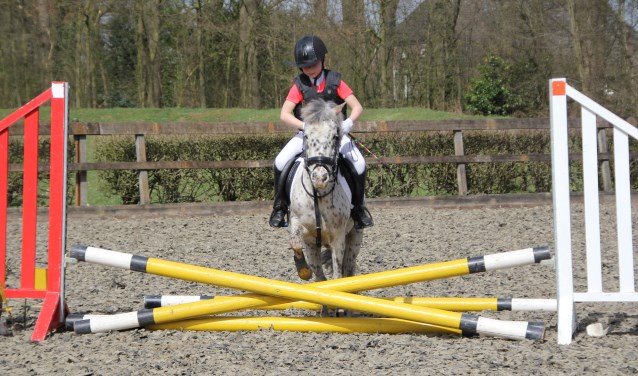 Julie Klein Egelink met pony Ceasar. Foto: Ilona Hendriks