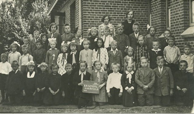 Leerlingen R.K. lagere school Harreveld in 1931. Foto: archief OKV Harvelt