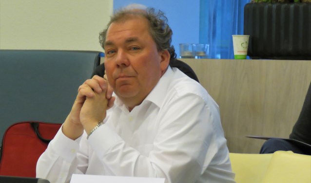 Graafschap-directeur Hans Martijn Ostendorp sprak in tijdens de gemeenteraadsvergadering. Foto: Bert Vinkenborg