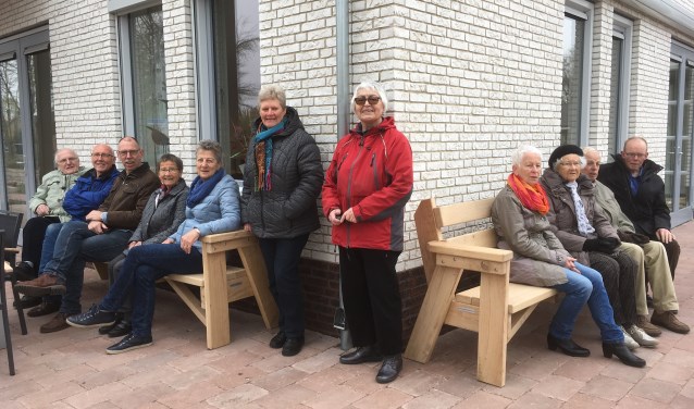 De banken die Nieuw Leven gaf aan De Zonnekamp. Foto: Paulien Rijkenbarg