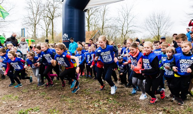 De Kruisberg Trailrun leverde 11.000 euro op voor het Jeugdfonds Sport en Cultuur. Foto: Edwin van de Graaf