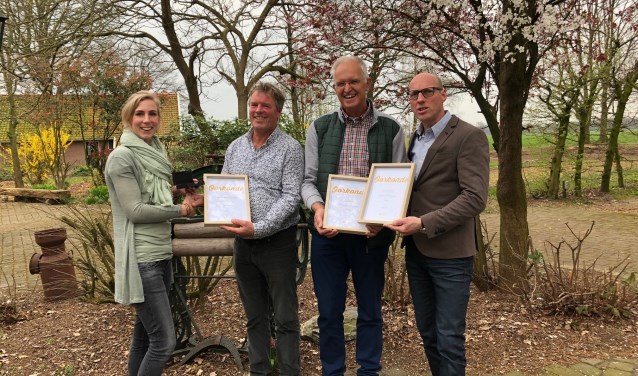 De uitreiking van de certificaten voor de verkiezing van de Voorjaarswijn. Foto PR