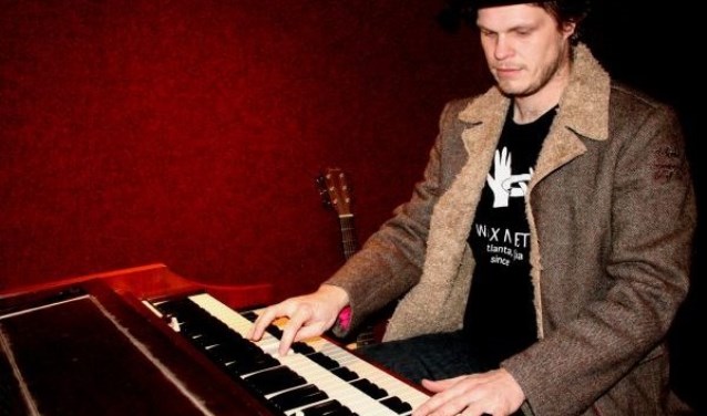 Roel Spanjers treedt op in het Theater onder de Molen. Foto: PR