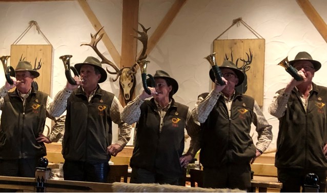Zondagmorgen werd de Reewildshow geopend door de jachthoornblazers 'Tiro'. Foto: PR.
