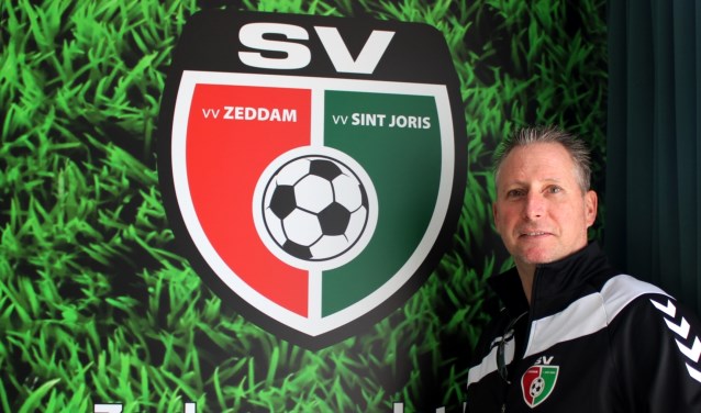 Trainer Marthijne Bochoven op Sportpark Gerrit Dieker in Braamt. Foto: John van der Kamp