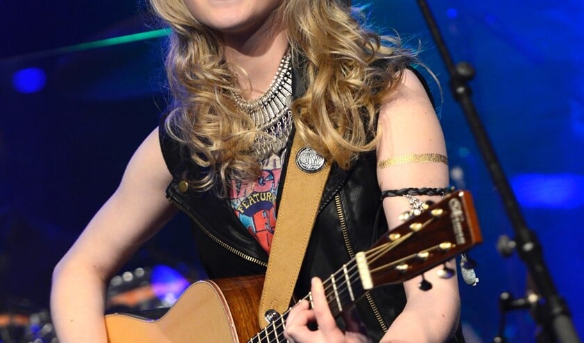 Laura van Kaam speelt ook eigen nummers tijdens de Passion Achterhoek. Foto: Patrick van Emst