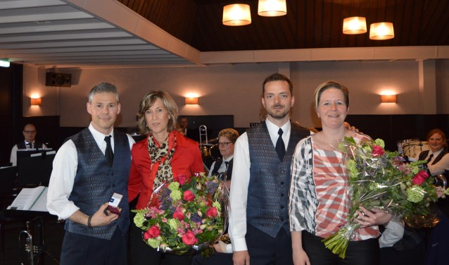 Van links naar rechts: Robert en Margret Oonk en Nick en Geralde Hahné. Foto: PR