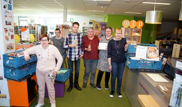 Van links naar rechts Anja, Remko, Remy, Jolien, Mirjam en Henrike. Foto: Frank Vinkenvleugel
