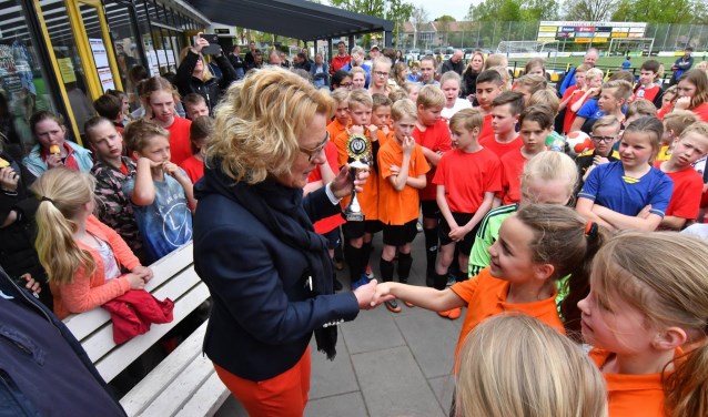 Wie ontvangt dit jaar de beker voor het beste schoolvoetbalteam? Foto: PR