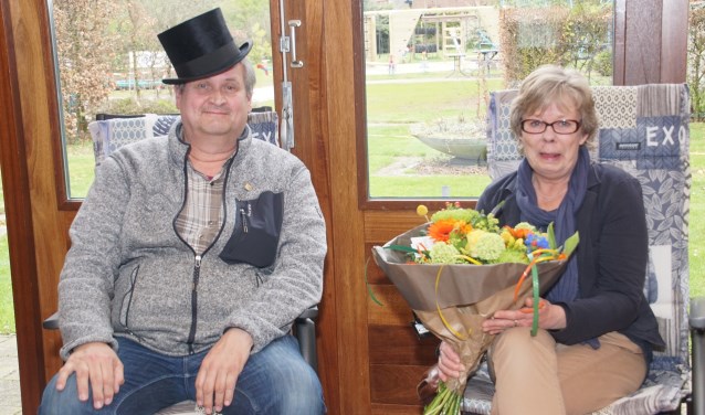 Vertrekkend voorzitter Eric Eppink met zijn vrouw. Foto: Frank Vinkenvleugel