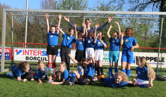 De meisjes van de Sint Jorisschool. Foto: Jaime Lebbink