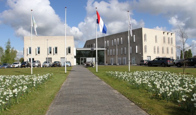 In het gemeentehuis van Bronckhorst in Hengelo Gld. komen onderscheiden inwoners bijeen. Foto: Liesbeth Spaansen