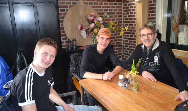 Nathan en Joppe, met Christiaan ter Haar. Foto: Karin Stronks