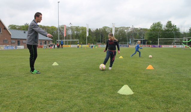 kennismaken met voetbal en andere activiteiten. Foto: PR