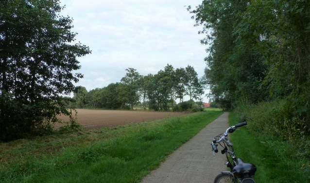 Mooie wegen en paadjes voeren de fietsers over een route van circa 32 km vanuit De Heurne. Foto: B. Bruggink