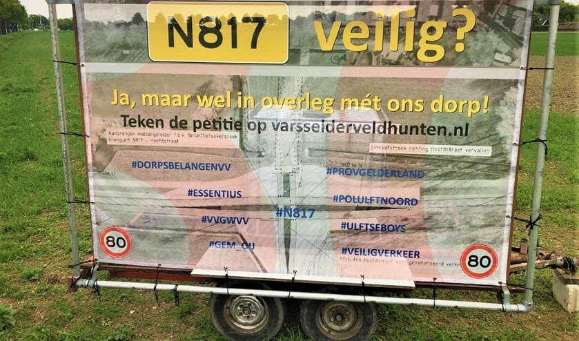 VDVV heeft protestbord laten maken en afgelopen week geplaatst aan begin Hoofdstraat. Foto: PR Vereniging Dorpsbelangen Varsselder-Veldhunten