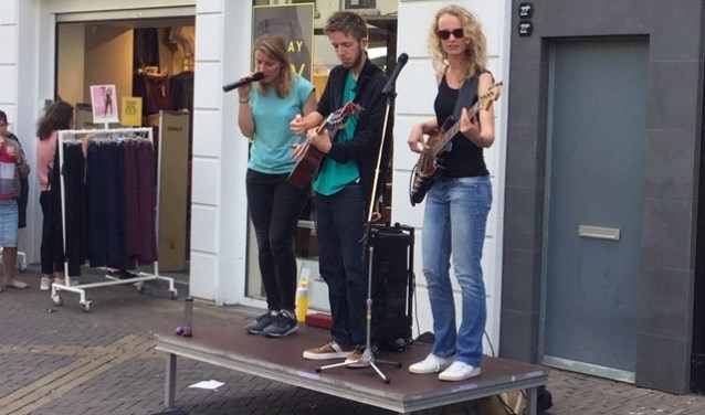 Koopzondag met straatmuzikanten, tijdens Djazz Vibes-weekend. Foto: PR