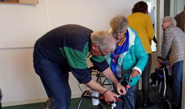 Deze rollator wordt tijdens checks bijgesteld en gerepareerd. Foto: PR