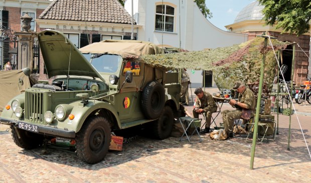 Er staan verschillende militaire voertuigen en er komt een re-enactment groep. Foto: Achterhoekfoto.nl/Marja Sangers-Bijl