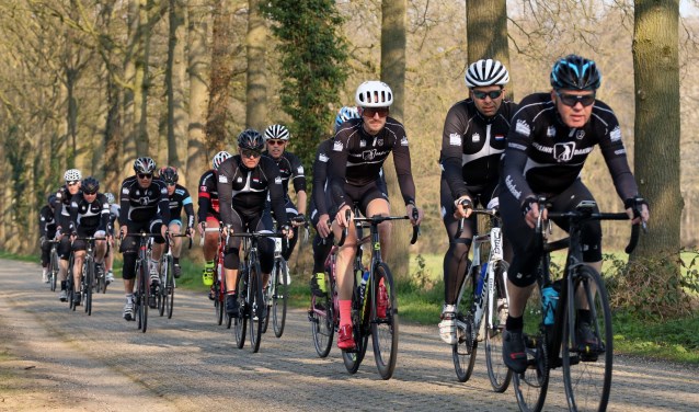  Voor de wielrenners zijn er routes van 95 en 120 kilometer richting de Duitse grens. Foto: Jeroen Vroegindeweij