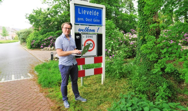 Ambassadeur Rik Wamelink zet zich in voor de glasvezelcampagne. Foto: Theo Huijskes