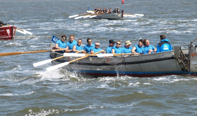 Het team van Pentair deed op 31 mei mee met de jaarlijkse sloeproeirace van Harlingen naar Terschelling en behaalde de 85e plek. Foto: PR Pentair