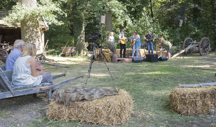 Rustieke sfeer tijdens Country Music on the Farm. Foto: PR