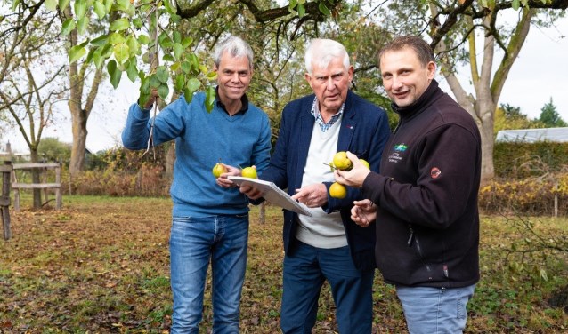 Vlnr. Maurits Steverink (Kenniscentrum Nelles), Hennie Rossel en Sander Nijhuis (SLG). Foto: Ivo Hutten