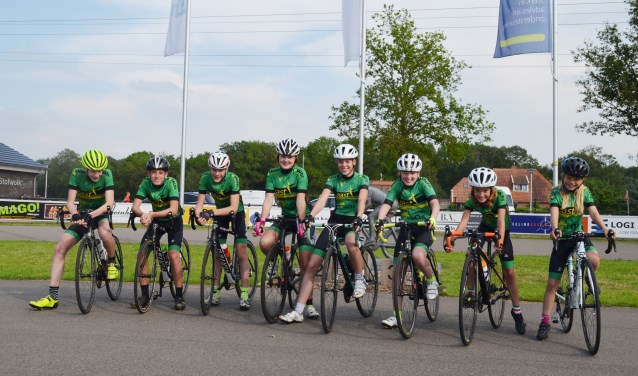 De acht 'Stofwolkers' die naar het NK Jeugd gaan. Foto: PR