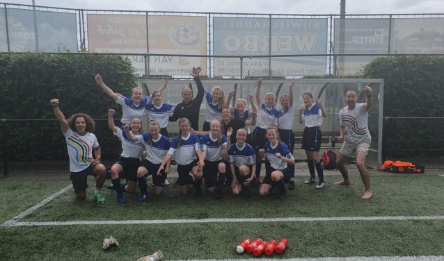 Nationatole titel voor de meiden van het GKC. Foto: PR