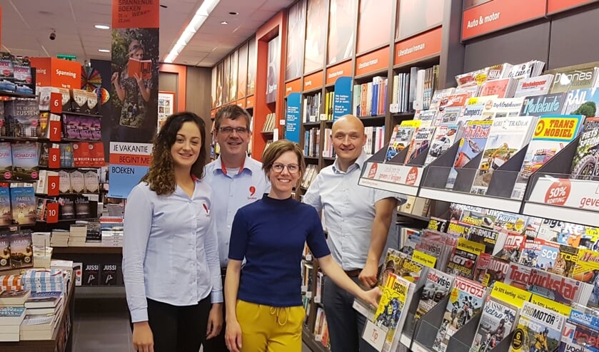Ad van der Mond (tweede van links) is hét gezicht van Bruna Groenlo. Hier op de foto met vlnr. Isabel Oosterholt, Marieke Gebbink en Bas Wallerbosch. Foto: Kyra Broshuis