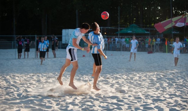 Beachsoccer: sportief en gezellig. Foto: PR