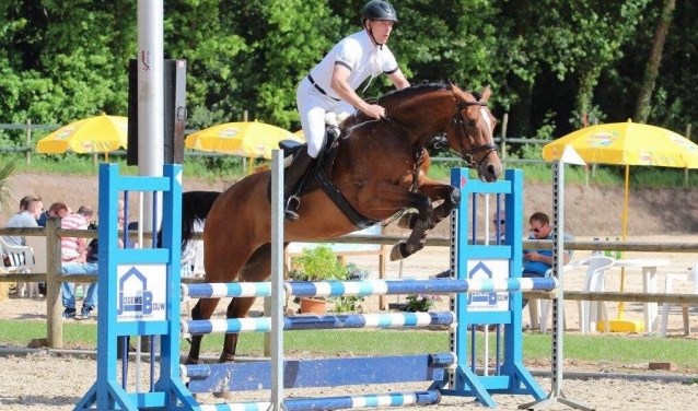 Mark Snoeijing met zijn paard Gracia. Foto: Herman Kettering