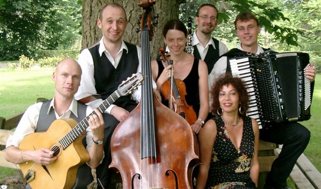 Mazzeltov werd met de cd 'Mishpoge' in 2005 genomineerd voor een Edison. Foto: PR