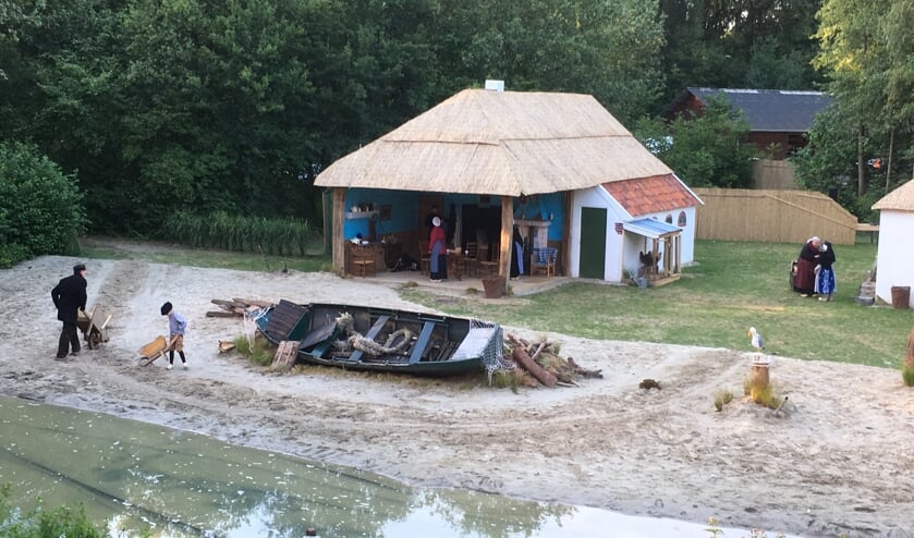 Voor de voorstellingen van 'de Eeuwige Strijd op woensdagavond 24, vrijdag 26 en zaterdag 27 juli zijn nog toegangskaarten verkrijgbaar. Foto: PR.