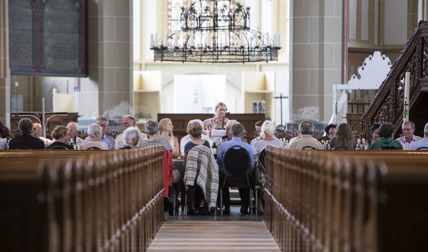 World Press Photo Zutphen Diner in de Walburgiskerk. Foto: Patrick van Gemert/Zutphens Persbureau