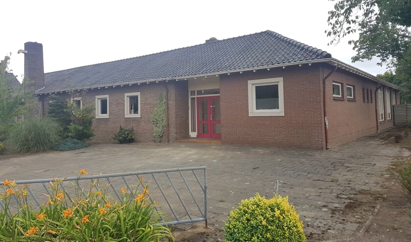 Op dit perceel aan de Waalderweg 13 komen drie extra woningen.