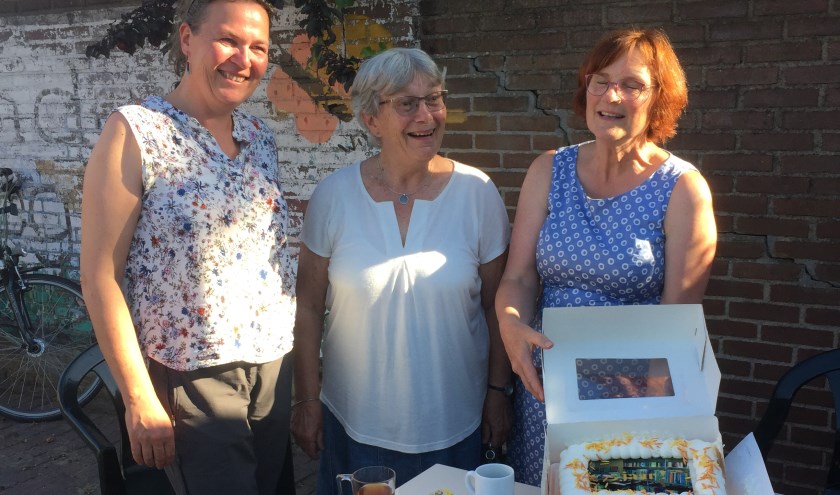 Het eerste lustrum werd gevierd met een prachtige taart. Foto: PR