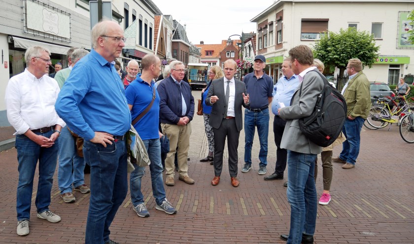 De burgemeester met Regionalrat in centrum. Foto: PR