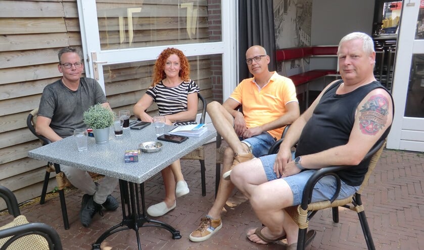 foto v.l.n.r. Jonnie Albers, Jessica Hartjes, Frank Horstik en Rudi Buitenhuis. Foto: Walter Hobelman