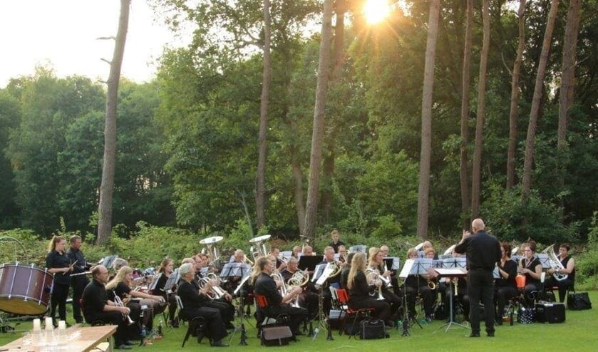 Crescendo IJzerlo begint haar vakantie met een zomeravondconcert. Foto: PR