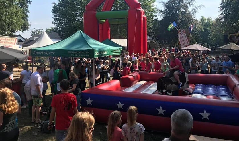 Het Spelspektakel is ieder jaar weer een grote publiekstrekker door veel spektakel dat er geboden wordt. Foto: SGK