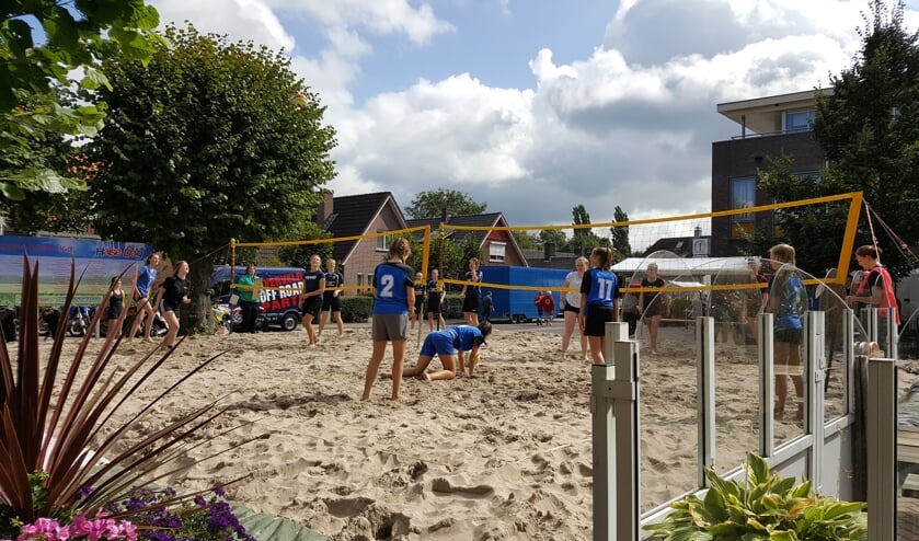 Een foto van een eerdere editie van het beachtoernooi op de Halse Dag. Foto: PR