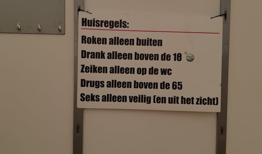 Huisregels op de Eefseler kermis. Foto: Ferry Broshuis