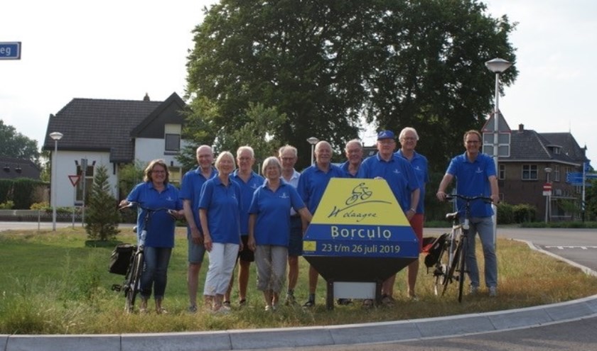 De vrijwilligers van de Fiets4daagse zijn klaar met de voorbereidingen en ontvangen van 23 t/m 26 juli a.s. veel fietsliefhebbers bij de Zompenloods. Ook dit jaar zijn alle routes goed uitgepijld. Foto; PR