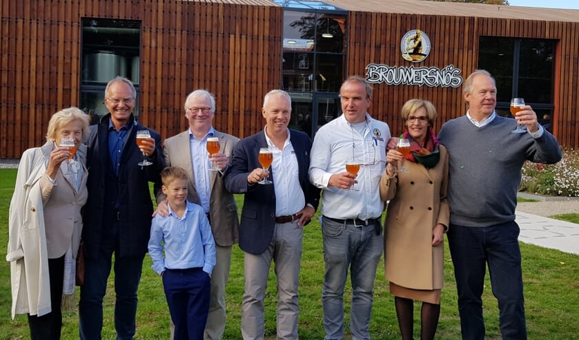 Er werd een jaar geleden geproost op een succesvolle toekomst. Foto: Henri Walterbos