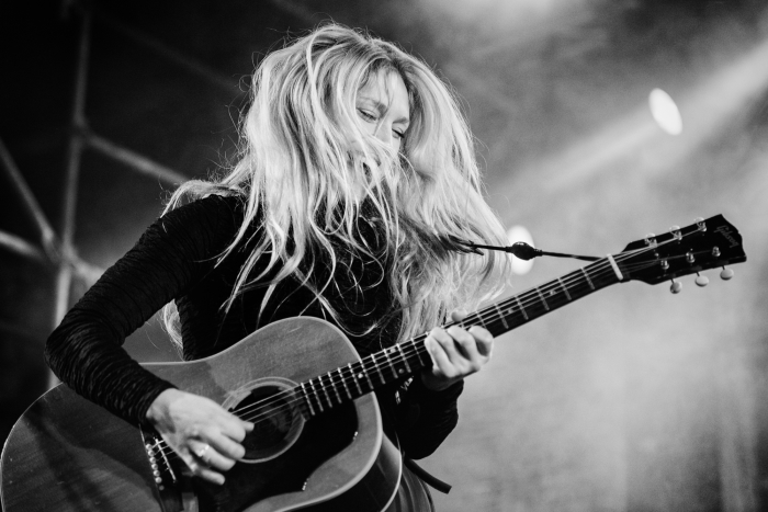 YORI, EP Sweet Summer Rain, live in Paradiso