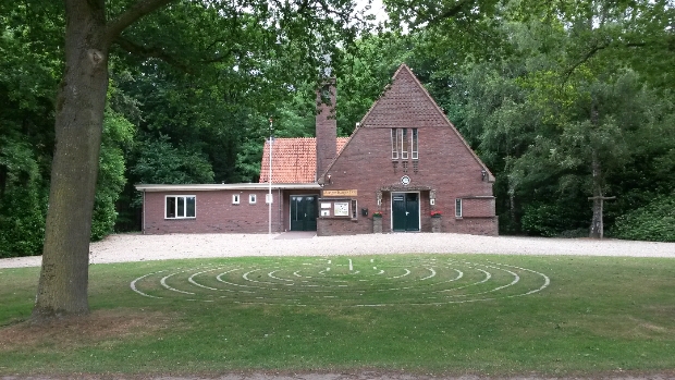 Slangenburgse kerk, locatie waar de midzomeravond wordt gevierd op 21 juni